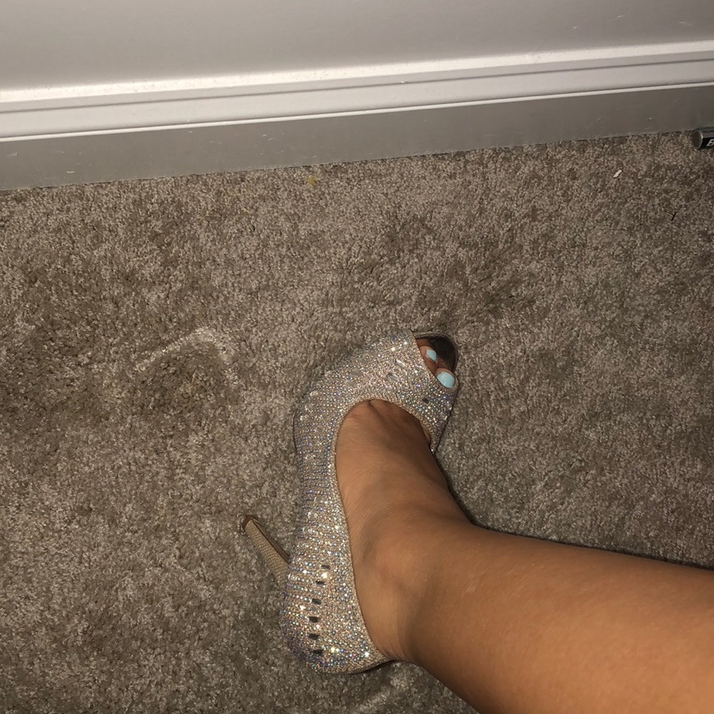 Heels - Picture 6 of 6